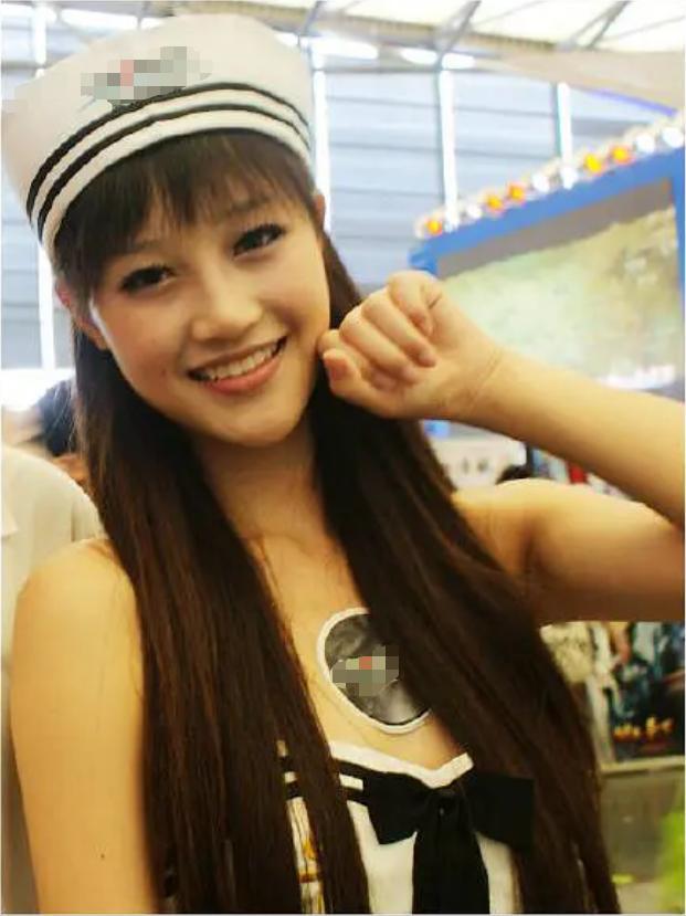 蓝盈莹|蓝盈莹大学照片，侧脸比现在立体很多，这么看黄圣依头脸是真的小