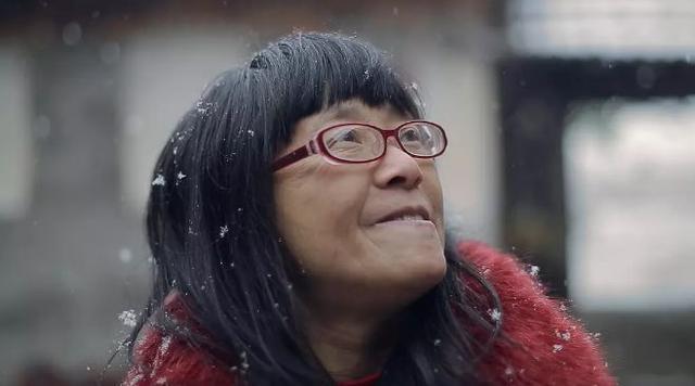 余秀华|诗人余秀华5个月内给歌手李健写4首情诗，网友：没见过这样的诗人