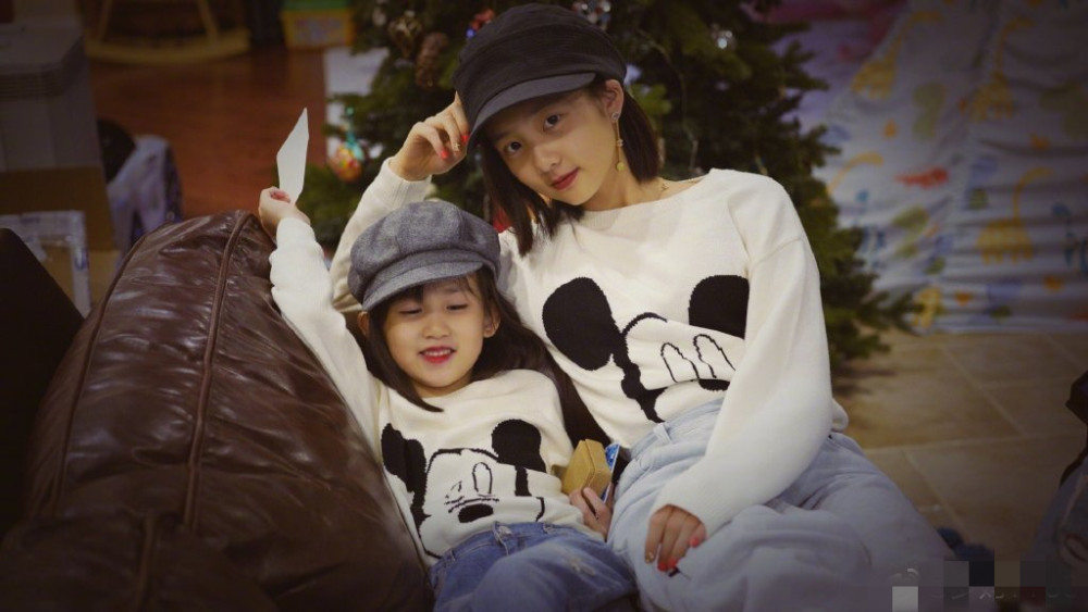 多妹|孙莉晒小女儿写作业，多妹侧颜美炸屏，高情商表白妈妈超暖