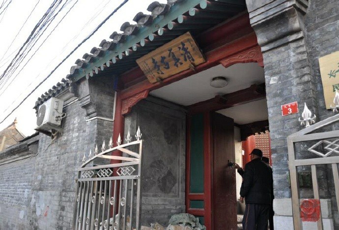 清真寺|北京寸土寸金，这座清真寺被改造成了肉铺，穆斯林在里面卖牛羊肉