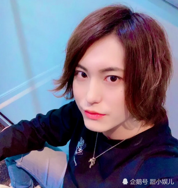 女友|他活成很多男人羡慕的样子：同时交15个女友，靠谈恋爱月入7万