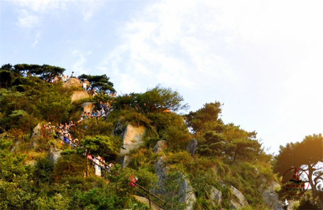 鄱阳湖西北方的庐山典型的地垒式断块山如今还是避暑胜地吗