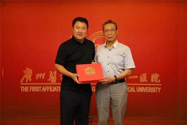 中国医生|期待！中国机长原班人马拍《中国医生》，钟南山：望此片走出国门