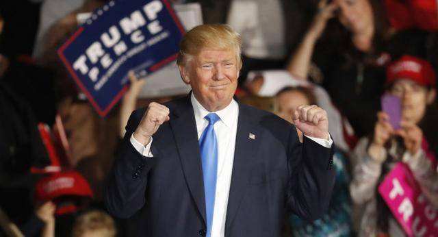 特朗普|“朝令夕改”又公开戴口罩：特朗普没变，他只是在想方设法搞选票