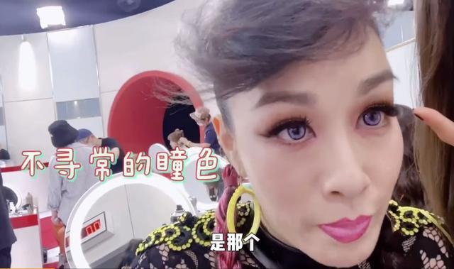 伊能静|伊能静用发卡当耳环、张雨绮的脏辫绑了一夜，姐姐的妆容藏满心机