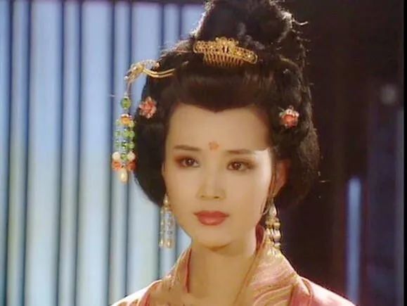 桃仔|全员带金主，怎么就是红不了？