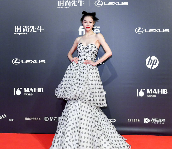 桃仔|全员带金主，怎么就是红不了？