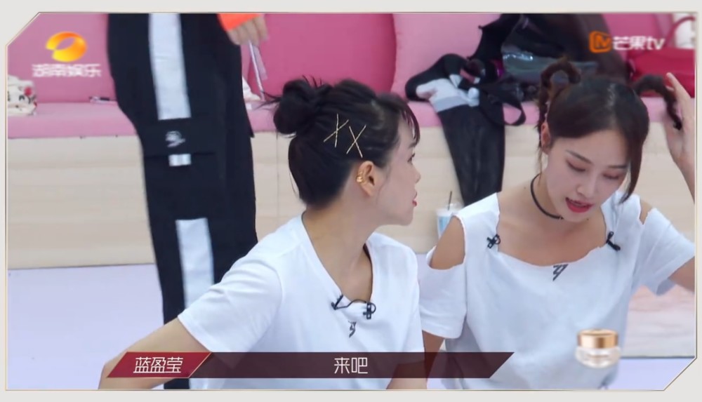 伊能静|《姐姐》三公要开撕？伊能静采访暗示跟蓝盈莹吵过架：“我这个年纪能生她”