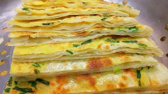 家常菜葱花鸡蛋饼的做法柔软又劲道轻松解决全家早餐