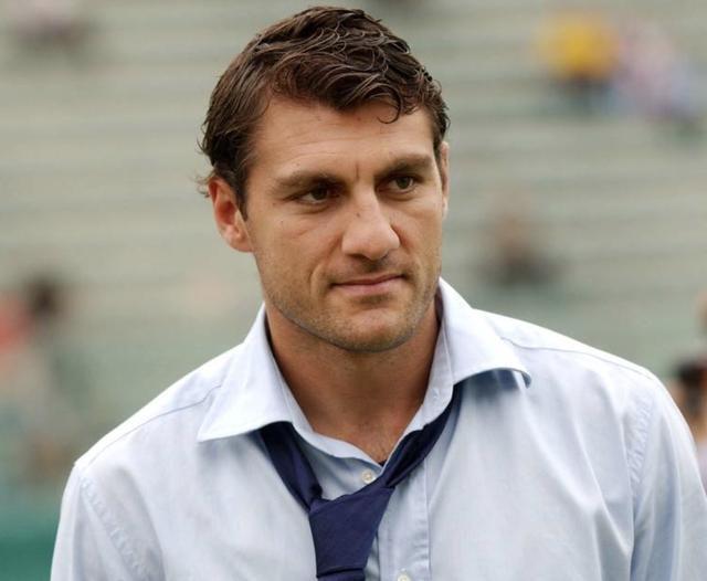 维埃里手持蒙扎球衣引来热议,别想多了,只是生日礼物