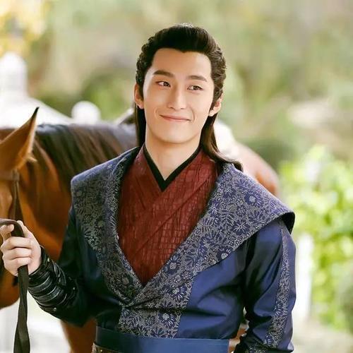 何超莲|做定赌王女婿？何超莲深夜晒窦骁健身视频，两人疑似同居