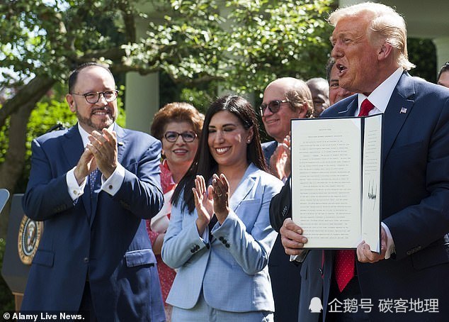 伊万卡·特朗普|特朗普很“讲义气”：戈雅老板拍马屁遭抨击，特朗普和伊万卡违法为其做广告