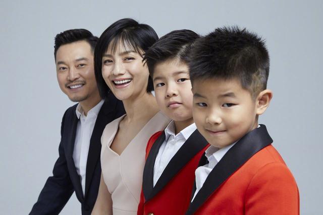 安吉|沙溢零点为儿子庆生，安吉长高到妈妈下巴，胡可坦言吵架吵不过他