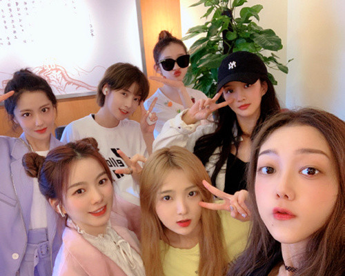 硬糖少女303|硬糖少女303七月下旬行程出炉，陈卓璇终于等到商务拍摄了