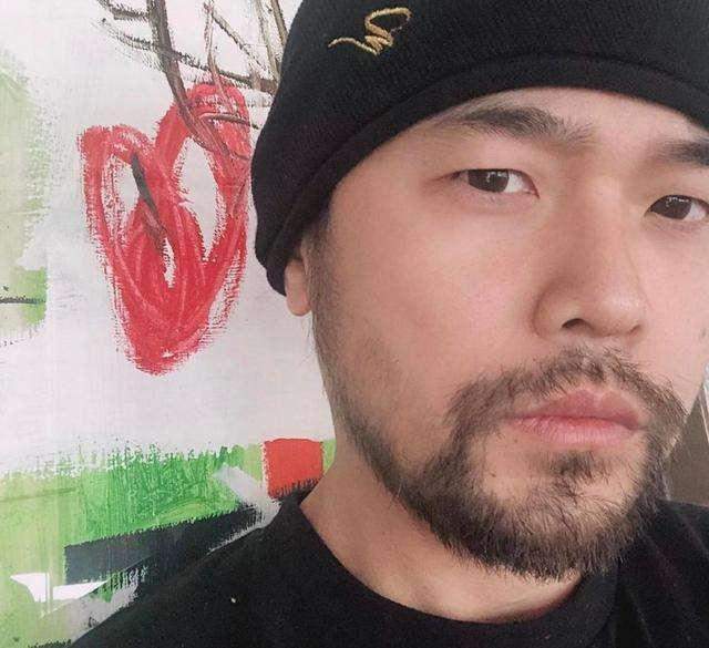 周杰伦|王力宏晒健身照，43岁身材依然壮硕，周杰伦看后投来羡慕的目光