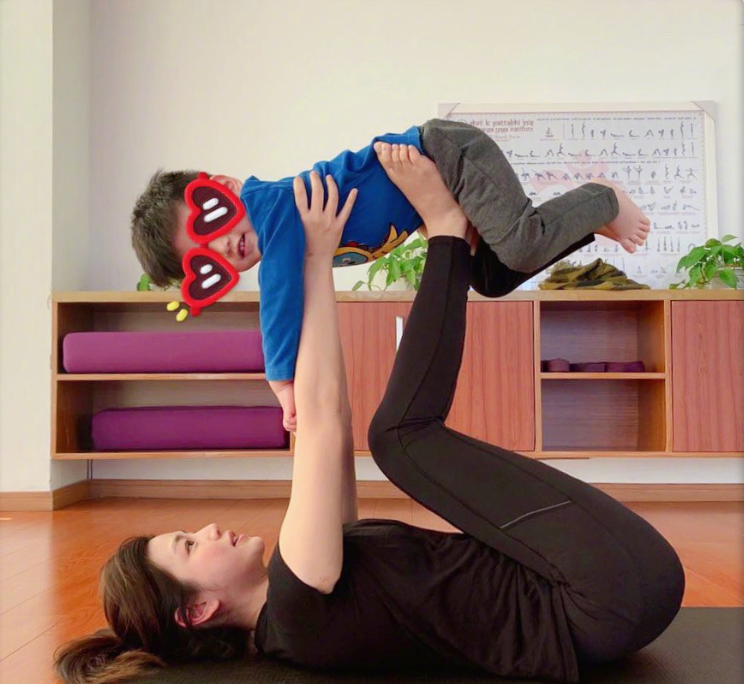 陈妍希|台媒曝陈妍希残酷瘦身法！穿劲装进出舞蹈室，一日2餐水煮饮食