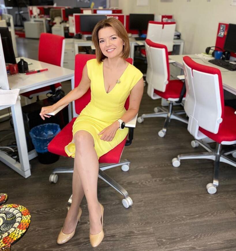 乌克兰美女|乌克兰美女主播门牙突然脱落，仍淡定继续播报，俄网民评论亮了