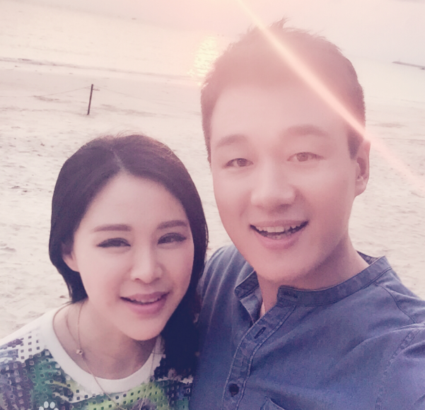 佟大为|佟大为12岁女儿近照曝光，身高和关悦一样高，颜值在线浓眉大眼