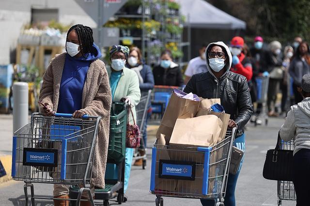 停尸房|住院人数暴涨，停尸房爆满，美国多个州不得不紧急调用并共享冷藏车
