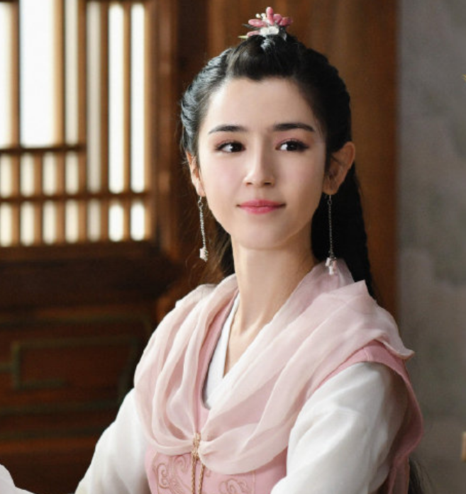 迪丽热巴|颜值力压热巴的“新疆美人”，新剧比女主还美，又一顶流预定了