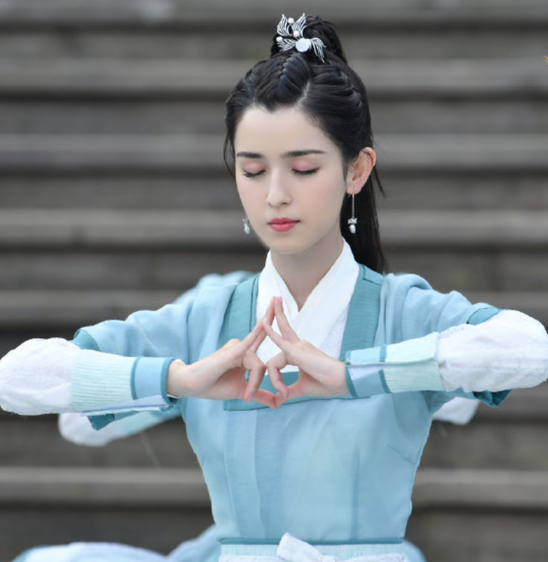 迪丽热巴|颜值力压热巴的“新疆美人”，新剧比女主还美，又一顶流预定了