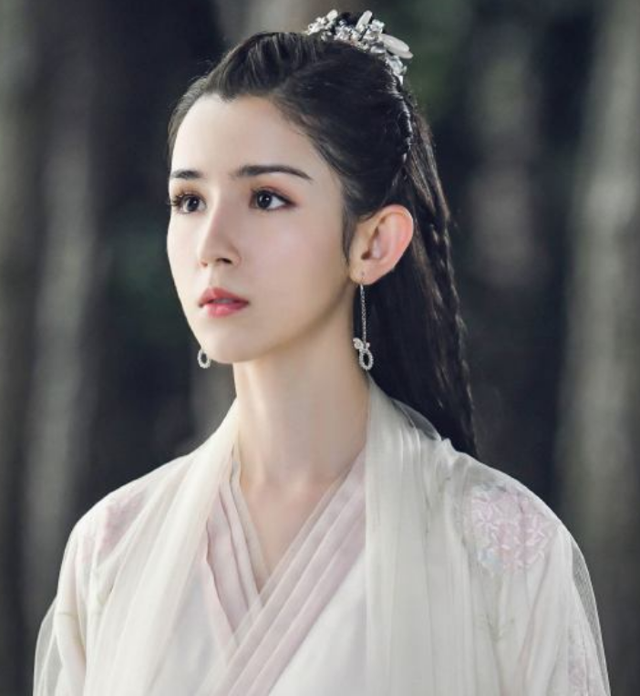 迪丽热巴|颜值力压热巴的“新疆美人”，新剧比女主还美，又一顶流预定了