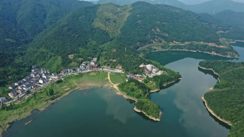 四岭水库山水风光,现代化山村游在太平山summer在各景观节点的打造上