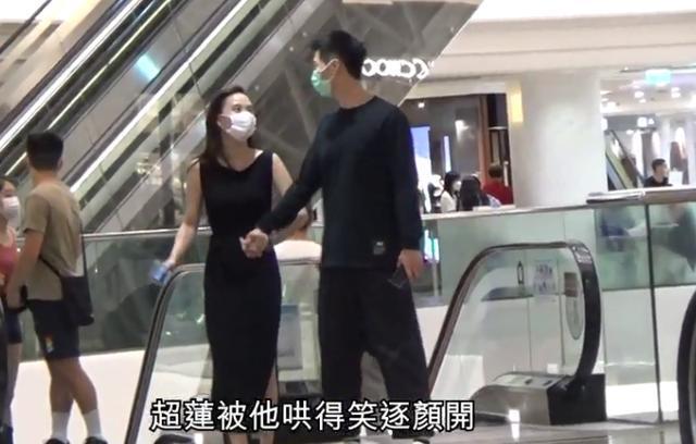 何超莲|何超莲和窦骁感情升温，对男友的称呼意外曝光，甜出了新高度