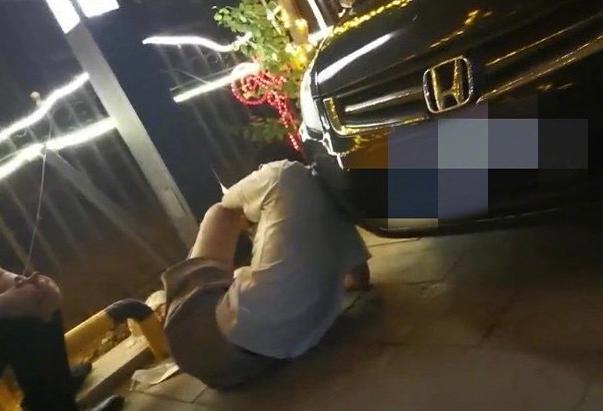 仝卓|仝卓因爆料遭暴力胁迫，秒删被打倒地照之后，已经与外界失联4天