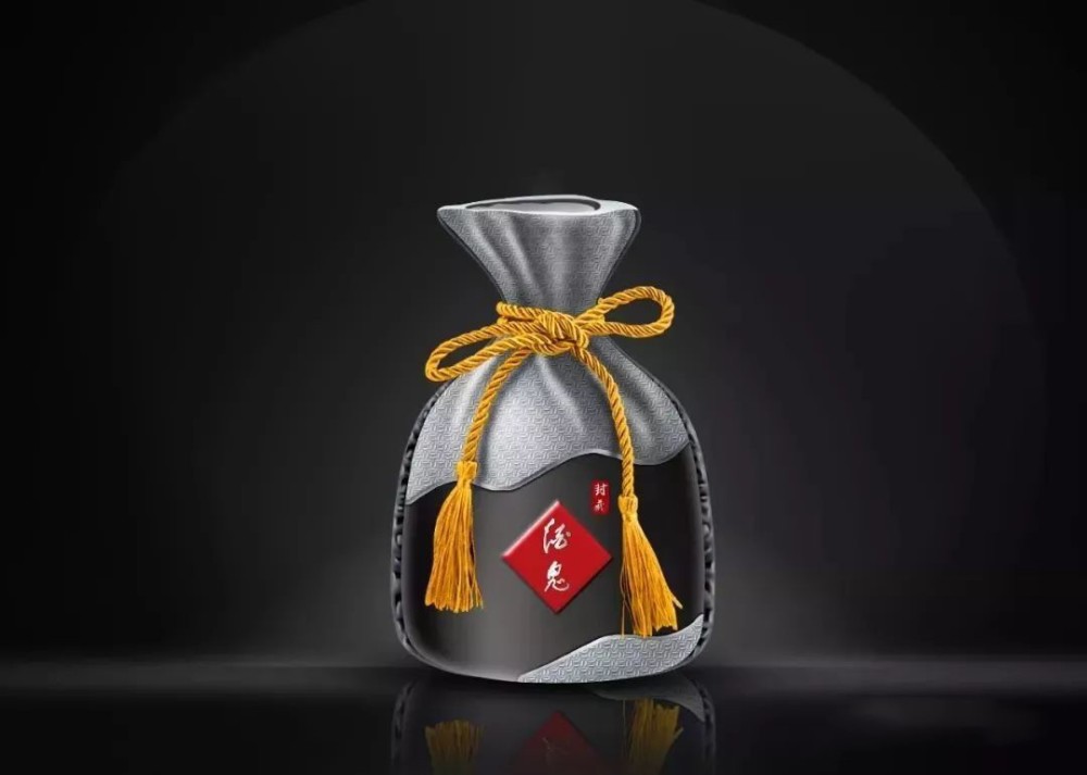 酒鬼酒的钱袋子包装设计由知名大师黄永玉设计,靓丽时尚,喝完