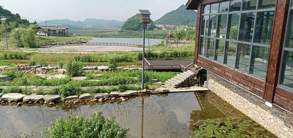 农庄坐落于花溪区高坡村,在2018年扰绕村被评为 "2018年全国生态文化