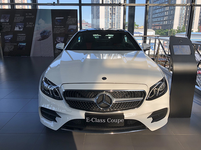 抢先看2020款奔驰e260coupe双门轿跑50万值不值