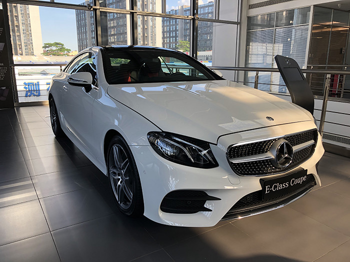 抢先看2020款奔驰e260coupe双门轿跑50万值不值