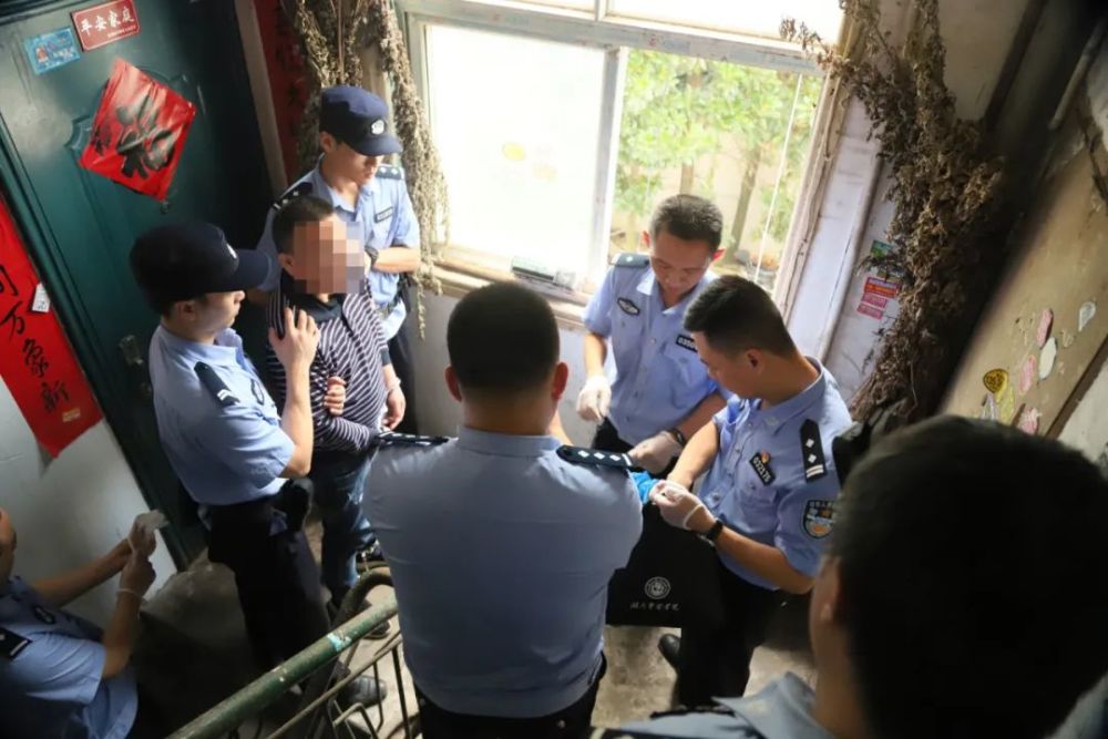 石峰区2003928命案终告破犯罪嫌疑人落网时兜里揣着遗书