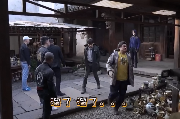 铁三角|《重启》铁三角花絮，吴邪胖子默契坑小哥，一脸坏笑戳中粉丝苏点