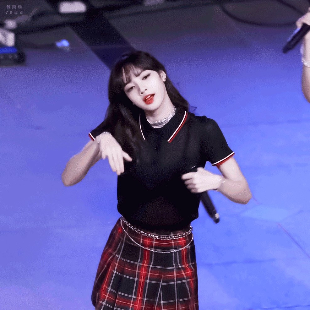 人间芭比lisa舞台名场面来了