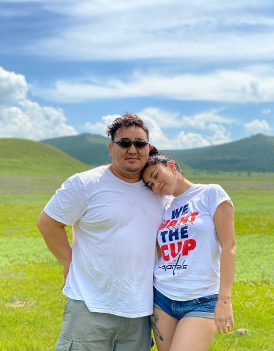 朝青龙宣布结婚喜讯晒与娇妻恩爱照曾合作马云出演功守道