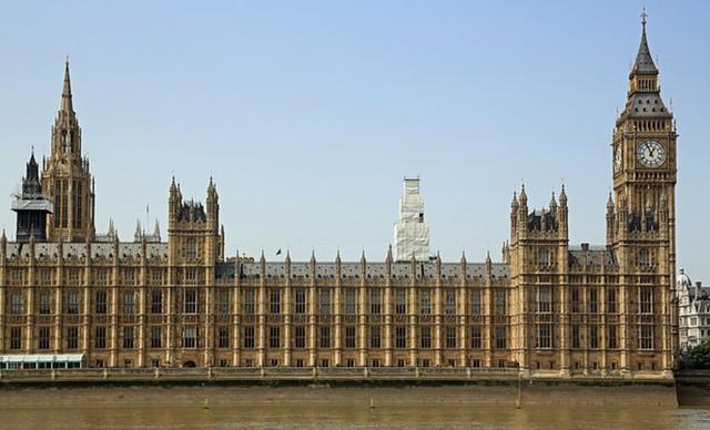 鲍里斯·约翰逊|太烧钱！英国议会大厦整修在即，约翰逊提议给下议院“搬家”