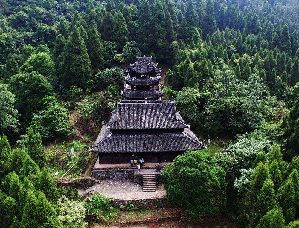 湖南深山中藏着的土家王朝的遗址好多建筑废弃但依然散发着光辉