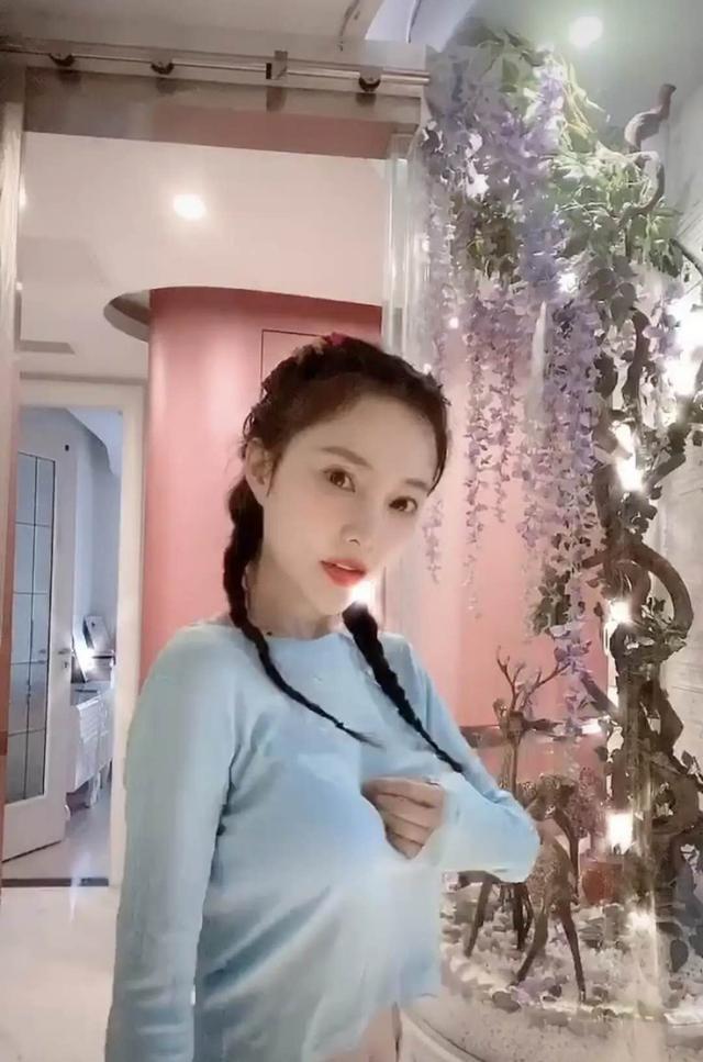 李小璐|即将复出？李小璐暴瘦脸颊凹陷，凌晨还在继续工作