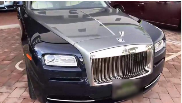 200万乔治巴顿,车主嫌车标太土,80万打造"小金人"|豪车|新车标|车标