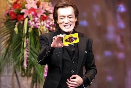 李咏|当年李咏拉着哈文的手：别把我的遗体运回国！一年后哈文说出原因