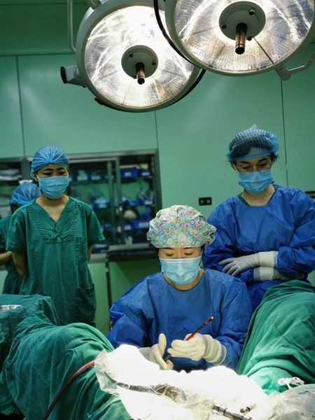 10岁女孩流血30多天医院全院联动会诊20余次击退死神