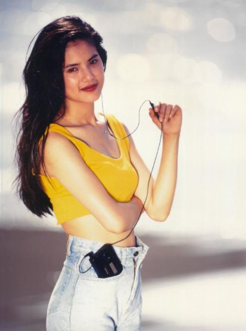 李若彤|李若彤当年有多美？神雕监制赞其可遇不可求，凭照片就受金庸认可