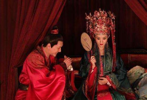 春宵一刻值千金|俗语：“春宵一刻值千金”，下一句你知道吗？为何大家不愿提