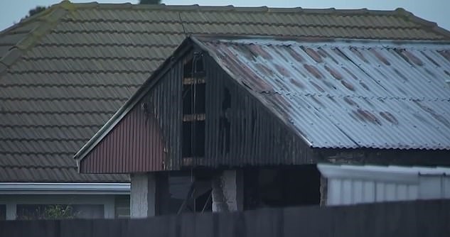 安吉拉·马丁|新西兰8岁男孩为救妹妹与她一起葬身火场，妈妈逃出来后崩溃大哭
