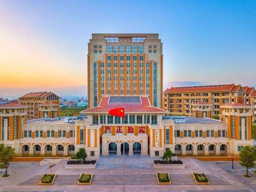 福建泉州最好的四所高中,其中一所名副其实,还有三所您认可吗?