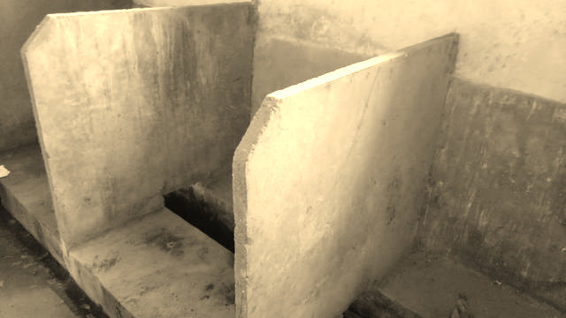 淮南:可能是淮南最古老的公厕,存在了八十多年,至今还能使用