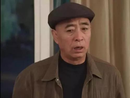 赵本山|《乡爱》刘能换角原因曝光：王小利迷恋直播，赵本山要求停播闹掰