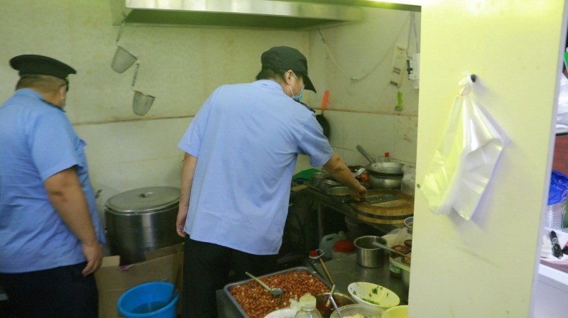 海淀区市场监督管理局|海淀突袭无证无照餐饮，查封关停4家小餐馆